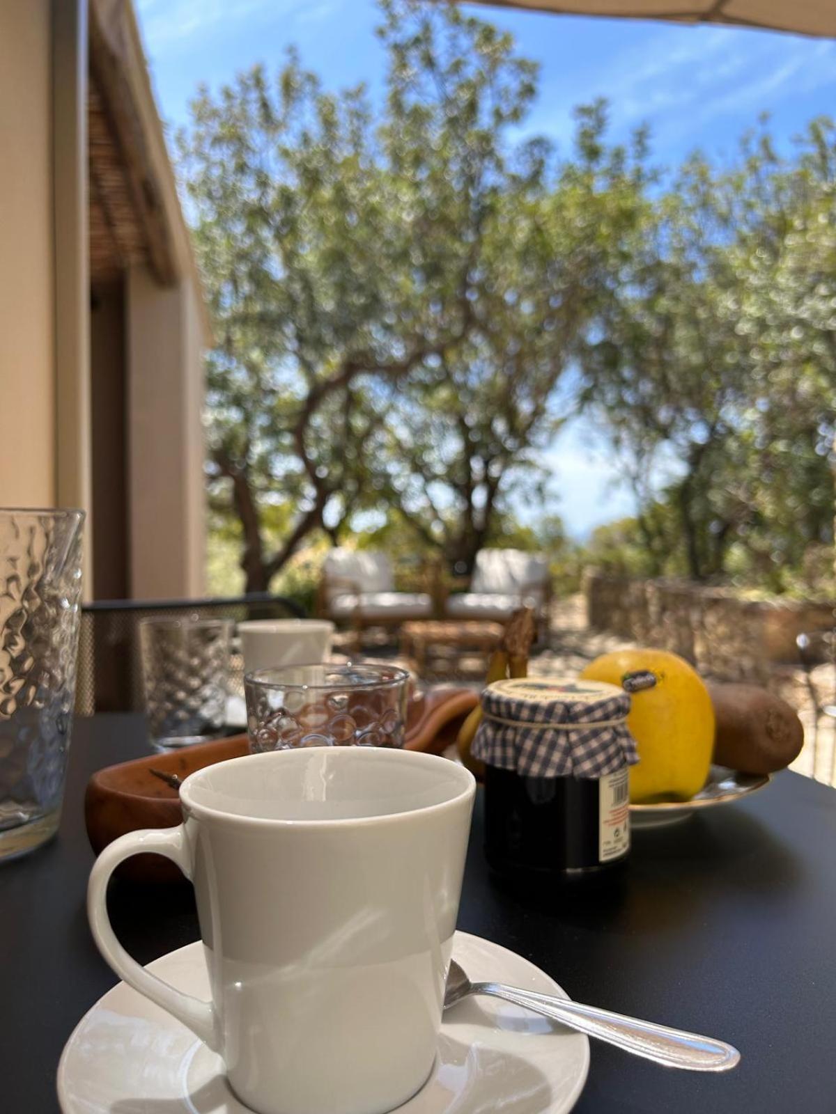 Bed and Breakfast Sa Guardia de Ferricci Solanas  Exterior foto